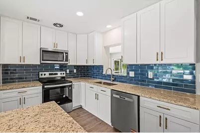 106 Aurora Street E, Venice, FL 34285 - Photo 15