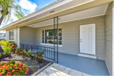 106 Aurora Street E, Venice, FL 34285 - Photo 5