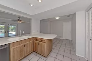 1720 Sandy Ct, Venice, FL 34293 - Photo 11