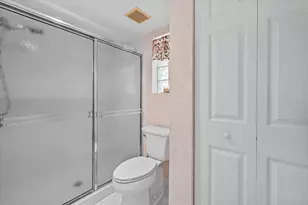 813 Montrose Dr, Venice, FL 34293 - Photo 17