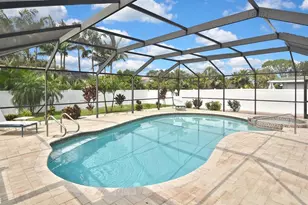 429 Darling Dr, Venice, FL 34285 - Photo 3