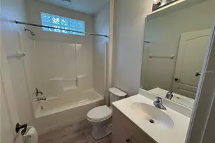 315 Auburn Woods Cir, Venice, FL 34292 - Photo 15