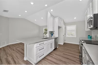 1251 Harbor Town Way, Venice, FL 34292 - Photo 11