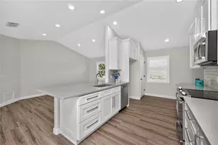 1251 Harbor Town Way, Venice, FL 34292 - Photo 11
