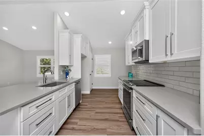 1251 Harbor Town Way, Venice, FL 34292 - Photo 11