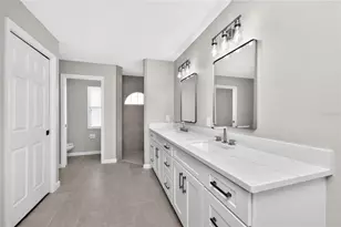 1251 Harbor Town Way, Venice, FL 34292 - Photo 23