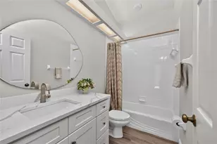 1251 Harbor Town Way, Venice, FL 34292 - Photo 31
