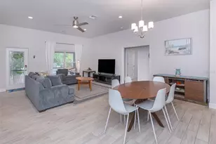 886 Euclid Rd, Venice, FL 34293 - Photo 3