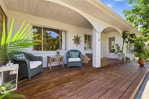624 Bayshore Rd, Nokomis, FL 34275 - Photo 1