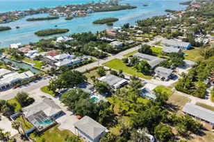 624 Bayshore Rd, Nokomis, FL 34275 - Photo 65