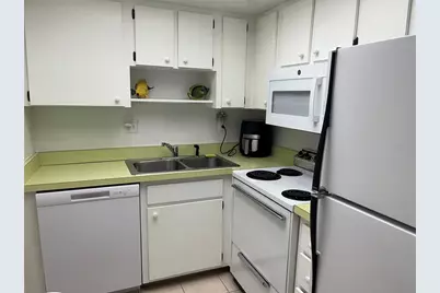 612 Bird Bay Drive S #112CAR, Venice, FL 34285 - Photo 3