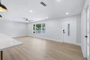 1600 Cypress Point Ct, Venice, FL 34293 - Photo 9