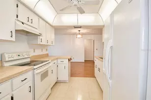 1379 Everest Rd, Venice, FL 34293 - Photo 3