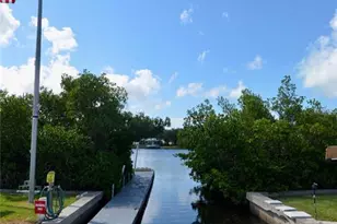 1379 Everest Rd, Venice, FL 34293 - Photo 51