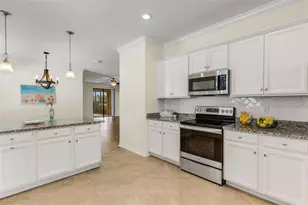 9828 Hilltop Dr, Venice, FL 34292 - Photo 9