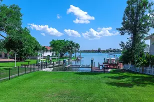 396 Bayshore Dr, Venice, FL 34285 - Photo 23
