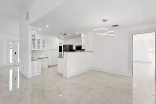 396 Bayshore Dr, Venice, FL 34285 - Photo 17