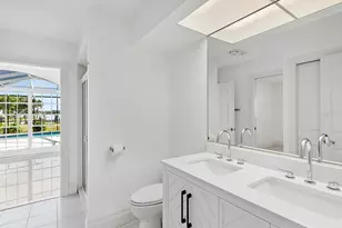 396 Bayshore Dr, Venice, FL 34285 - Photo 21