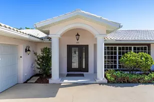 396 Bayshore Dr, Venice, FL 34285 - Photo 5