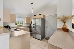 2445 Apache St, Sarasota, FL 34231 - Photo 17