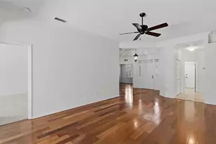 238 Vestavia Dr, Venice, FL 34292 - Photo 5