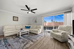 2763 Woodgate Ln, Sarasota, FL 34231 - Photo 3