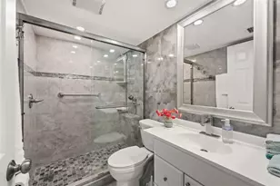 2763 Woodgate Ln, Sarasota, FL 34231 - Photo 13
