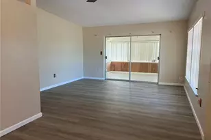 321 Alba St E, Venice, FL 34285 - Photo 3