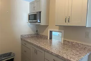 321 Alba St E, Venice, FL 34285 - Photo 7