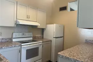 321 Alba St E, Venice, FL 34285 - Photo 5