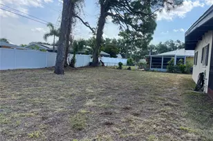 321 Alba St E, Venice, FL 34285 - Photo 31
