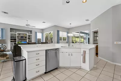 288 Venice Golf Club Drive, Venice, FL 34292 - Photo 13