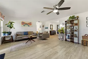 459 E Baffin Dr, Venice, FL 34293 - Photo 5
