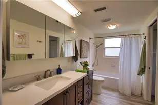 459 E Baffin Dr, Venice, FL 34293 - Photo 23
