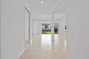 17118 Jadestone Ct, Venice, FL 34293 - Photo 3