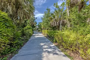 750 Shetland Cir, Nokomis, FL 34275 - Photo 3
