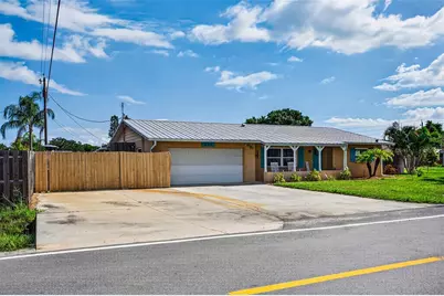 895 E Baffin Drive, Venice, FL 34293 - Photo 11