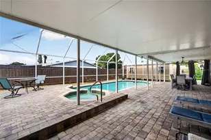 895 E Baffin Dr, Venice, FL 34293 - Photo 39