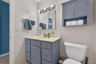 895 E Baffin Dr, Venice, FL 34293 - Photo 47