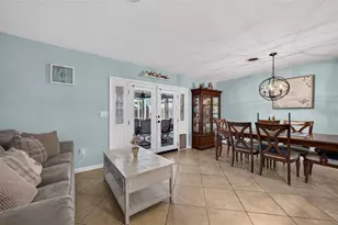 895 E Baffin Dr, Venice, FL 34293 - Photo 35