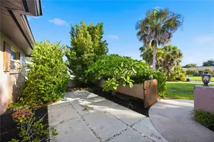 2317 Goya Dr, Nokomis, FL 34275 - Photo 11