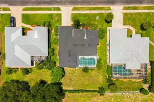 408 Bayside Ln, Nokomis, FL 34275 - Photo 11