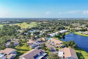 1407 Pine Lake Dr, Venice, FL 34285 - Photo 5