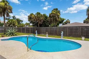 440 Lychee Rd, Nokomis, FL 34275 - Photo 5