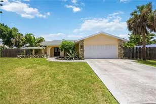 440 Lychee Rd, Nokomis, FL 34275 - Photo 1