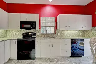 1275 Berkshire Cir, Venice, FL 34292 - Photo 9