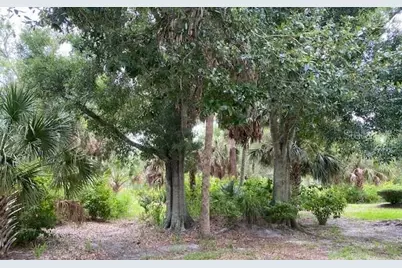 1275 Berkshire Circle, Venice, FL 34292 - Photo 13