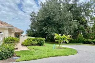 1275 Berkshire Cir, Venice, FL 34292 - Photo 9