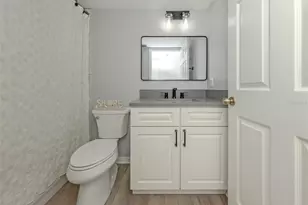 210 Silver Lake Dr, Venice, FL 34292 - Photo 23