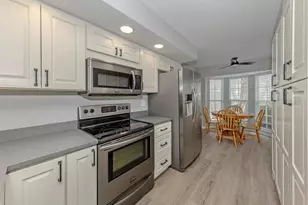 210 Silver Lake Dr, Venice, FL 34292 - Photo 13